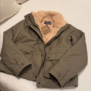 Patagonia Maple Grove jacket with Tan Faux Fur